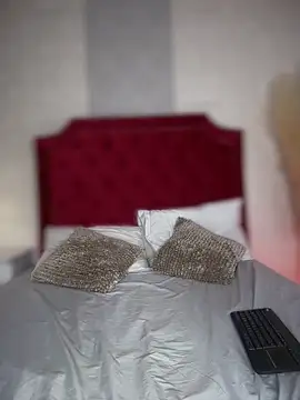 Sofia_Collins- 现场XXX聊天