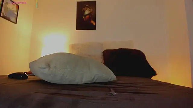 XXX chat uživo modela Skay_Hot