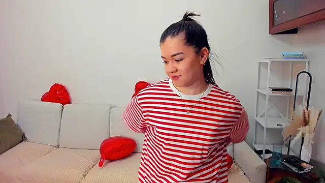 XXX chat uživo modela ShanaYock