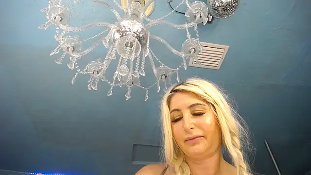 Chat XXX ao vivo de ADRIANNA_FOX