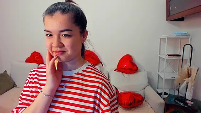 ShanaYock 现场XXX聊天