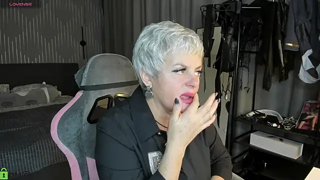 Linda_Zef1r Pertunjukan Webcam