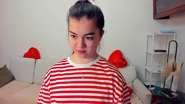 ShanaYock 现场XXX聊天