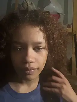 Show modela emaluvv na web-kameri