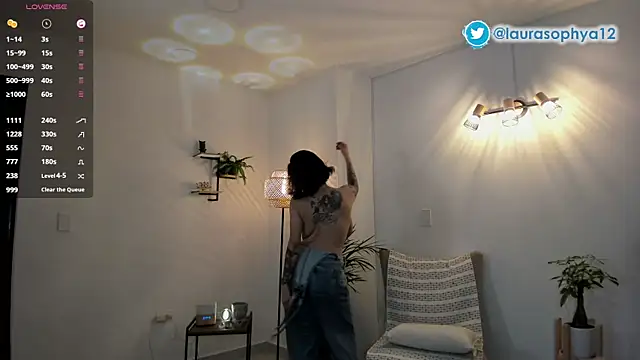 Chat +18 de laurasophya ao vivo