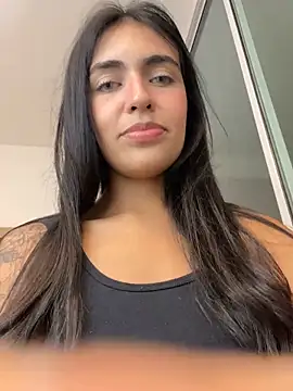 DaphneUwu Show in webcam