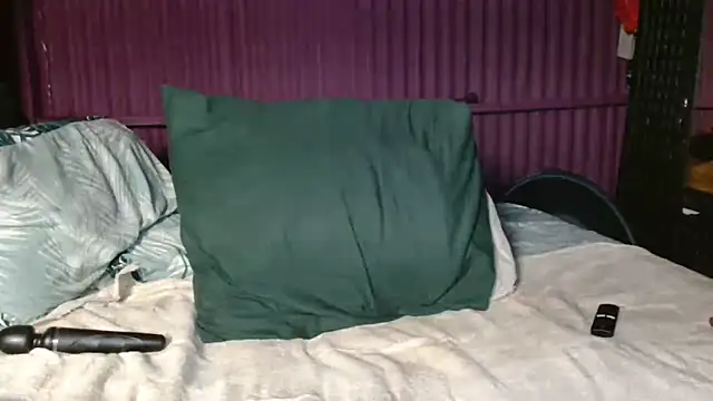 Bustyboobs02xx 即時 XXX 聊天