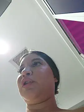 دردشة Pretty_Julieta الجنسية المباشرة