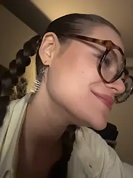 XXX chat uživo modela Tallulah_Kinky