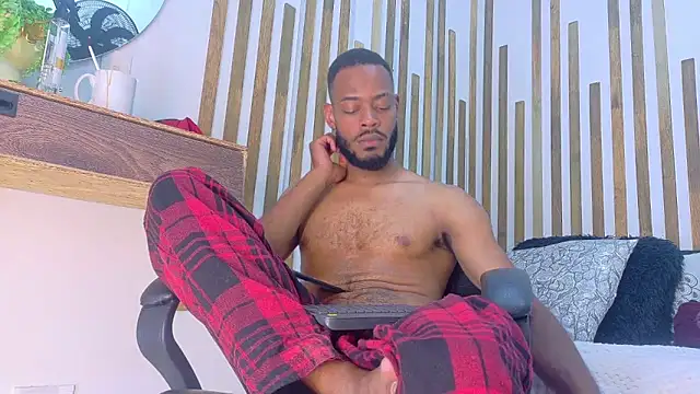 Pokazy przed kamerką – Oliver_bigblack_cock