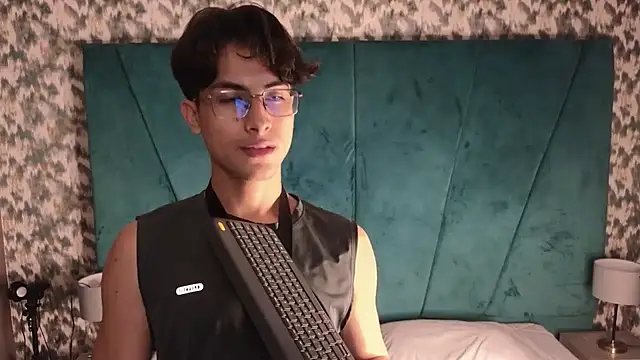 Chat XXX en directo de Aaron_Eze