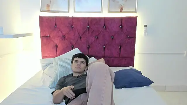 Noah_Rodrigez Pertunjukan Webcam