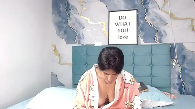 ailyn-45 élő XXX-chatje