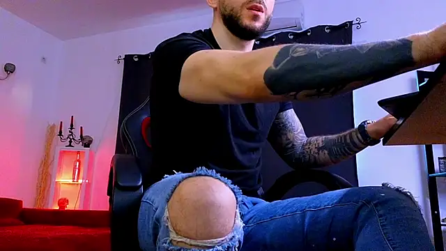 MightyAaron66 Show Webcam