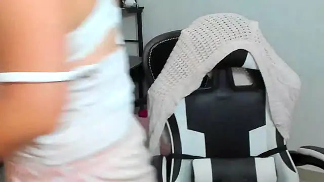 __Emma__11__Lecat_のライブXXXチャット