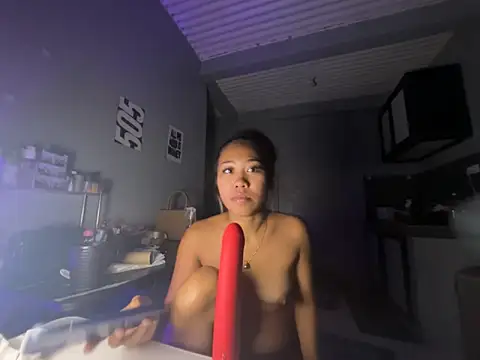 PinayLina18のライブXXXチャット