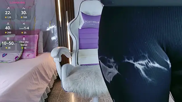 mia_099 live XXX chat