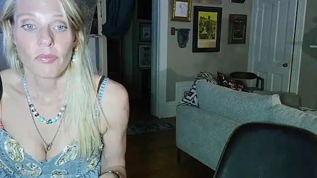 Glamazing live XXX chat