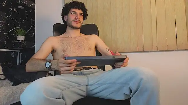 Chat XXX Live Rafael_Mendezz