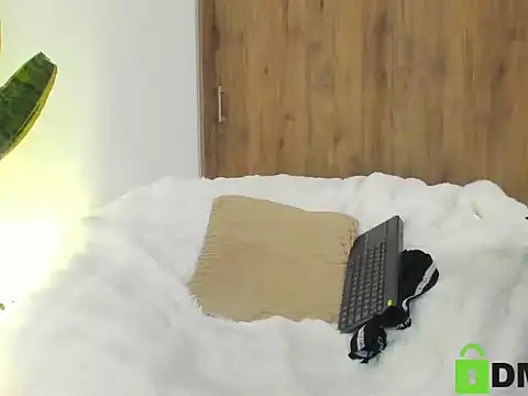 Seb4s_w01 webcam show