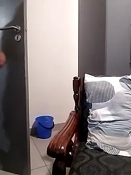 XXX chat uživo modela InnocentSlutXx