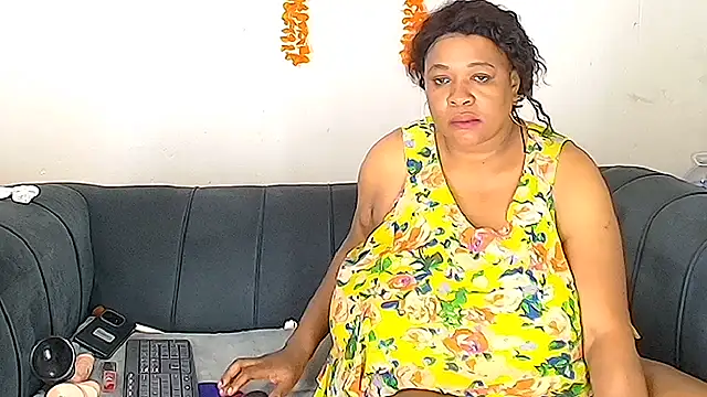 BUSTYQUEEN56_: онлайн-секс-чат