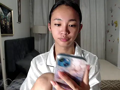 Ur_innocent_womenXxx Webcam Show