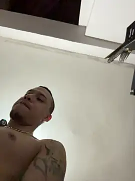 AlphaMasterXxx Chat XXX live