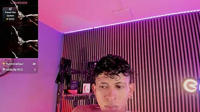 Maximoking26 élő XXX-chatje