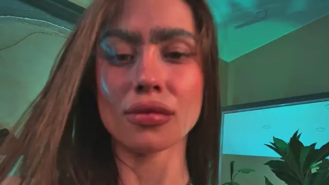 Amanda_River Chat XXX live