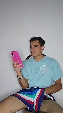 Pokazy przed kamerką – Thick_Cock