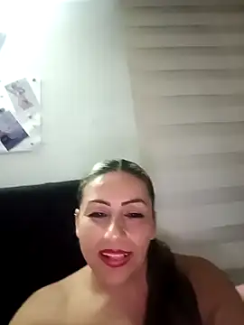 maynor_1998's Live XXX Chat