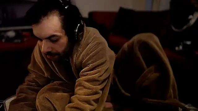 P4RtYBOII92 Webcamshow