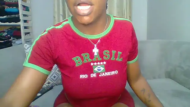 Czat XXX na żywo – Petite_254