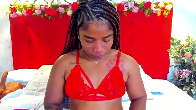 SilvannaFit live XXX chat