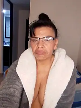 Chat +18 de jennifer_0717 ao vivo