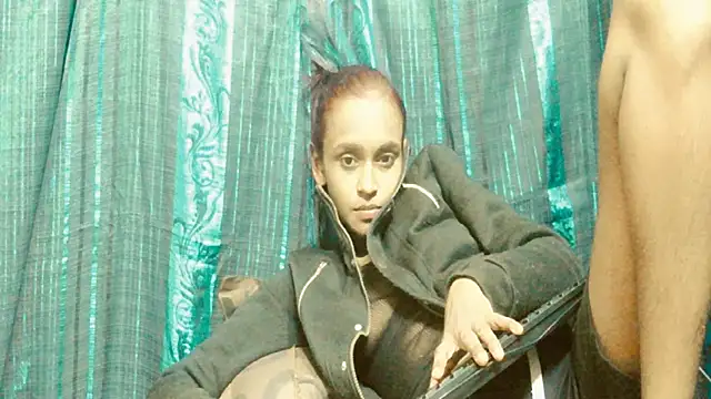 SassyXindian live XXX chat