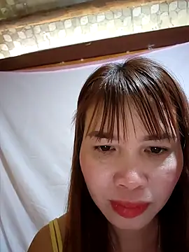 Reeoo-93 live XXX chat