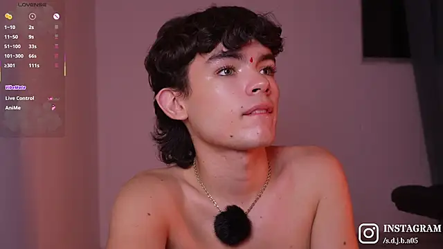 Chat XXX en directo de Angelo_018