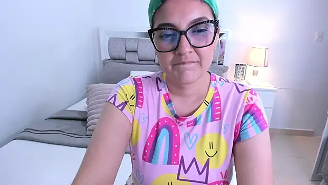 Camilaa_bueno Chat XXX in diretta