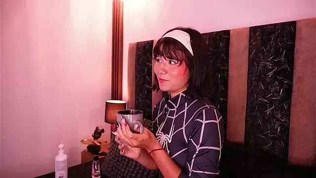 Ivi_Aiko Chat XXX in diretta