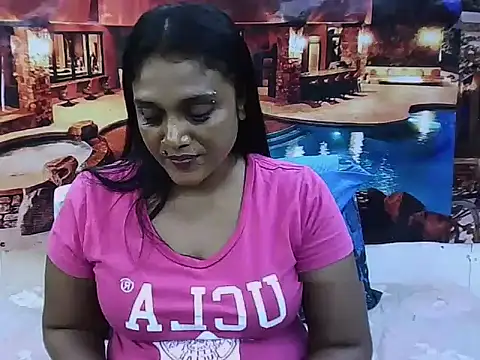 IndianSexyLady20 Adlı Modelin Canlı XXX Sohbeti