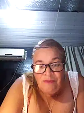 momismilf544 – Naživo XXX chat