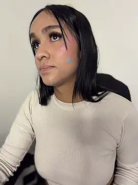 Isabella-Teen Chat XXX live