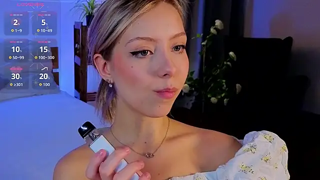 LumMina's Webcam Show