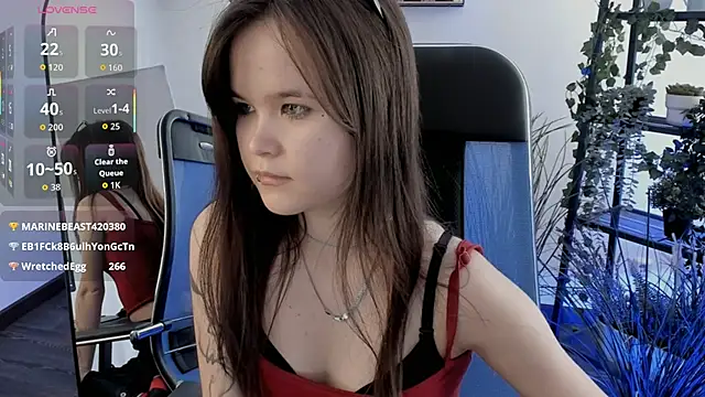 Elainebeness 现场XXX聊天