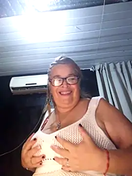 momismilf544 লাইভ XXX চ্যাট