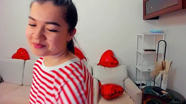 XXX chat uživo modela ShanaYock