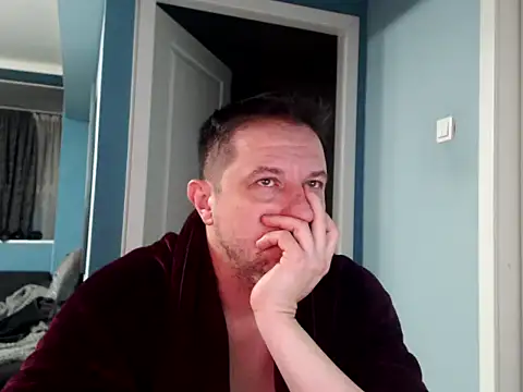 MisterFaithRO – Naživo XXX chat