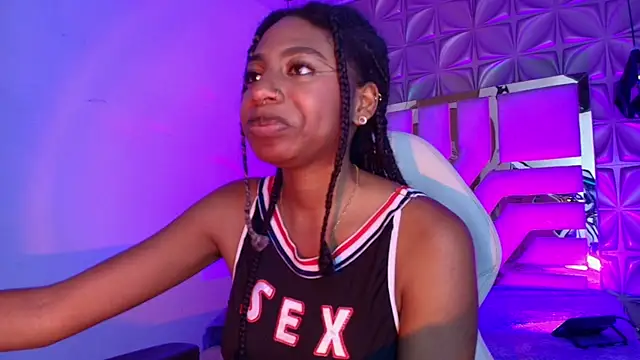 Živý XXX chat Queen_perla_